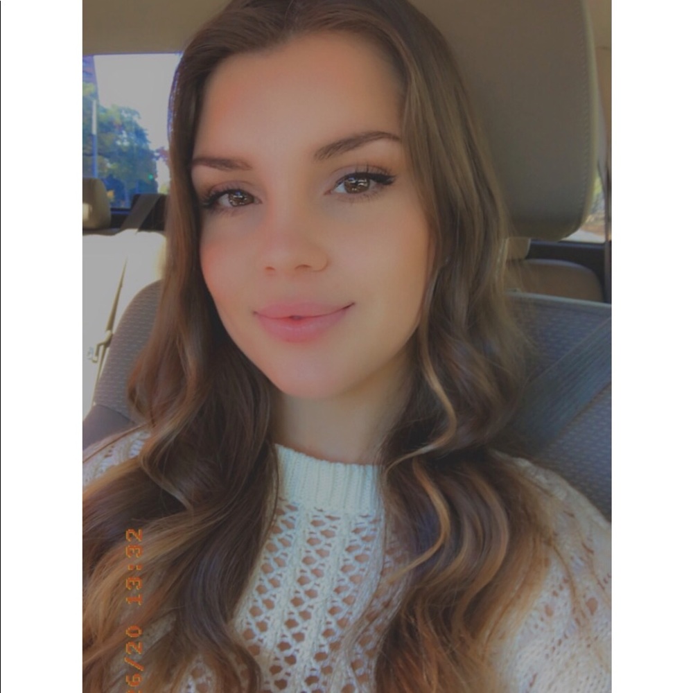 Meet your Posher, Emily